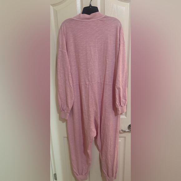 Women’s Intimately FREE PEOPLE Just Because Onesie Jumpsuit Oversized Pink M. - Picture 6 of 7